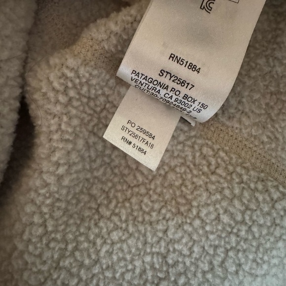 PATAGONIA Better Sweater Quarter Zip Fleece Pullover
Medium Cream - Picture 11 of 11